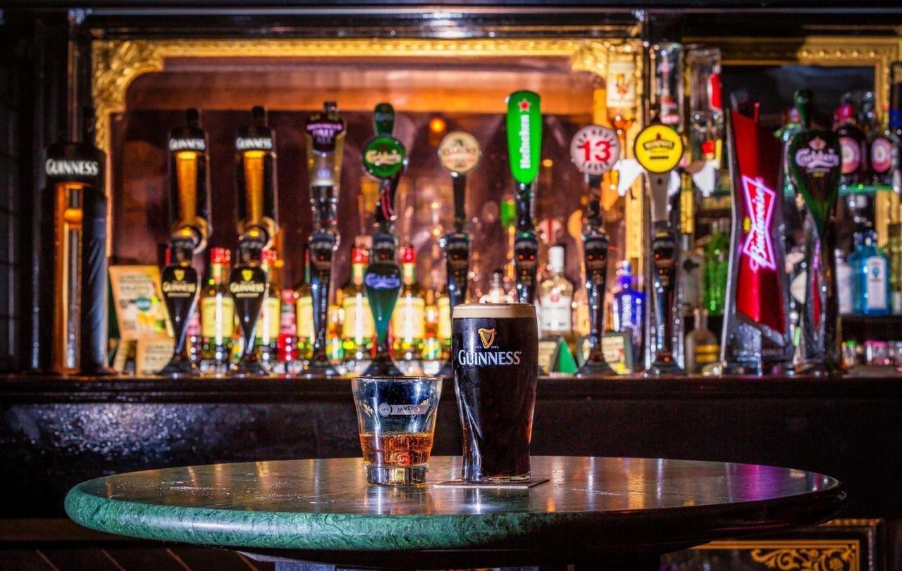 مبيت وإفطار كيلارني Charlie Foleys المظهر الخارجي الصورة
